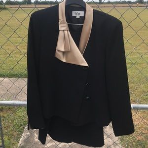 Black and gold Le suit